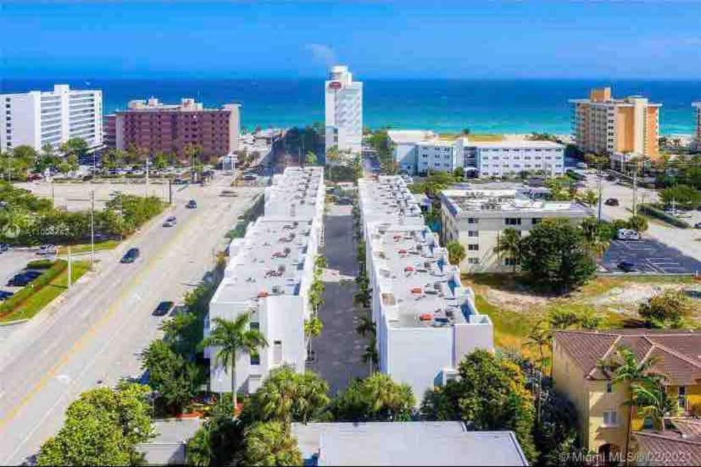 Across The Ocean Few Steps To Beach Contemporary Three Bedroom Townhouse ปอมปาโนบีช ภายนอก รูปภาพ