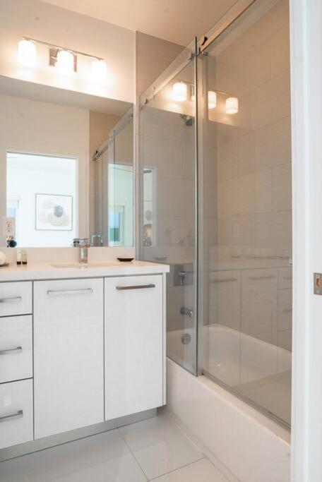 Across The Ocean Few Steps To Beach Contemporary Three Bedroom Townhouse ปอมปาโนบีช ภายนอก รูปภาพ