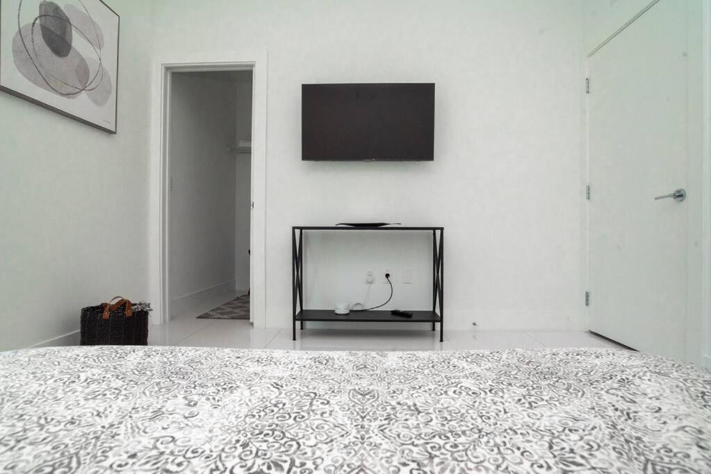 Across The Ocean Few Steps To Beach Contemporary Three Bedroom Townhouse ปอมปาโนบีช ภายนอก รูปภาพ
