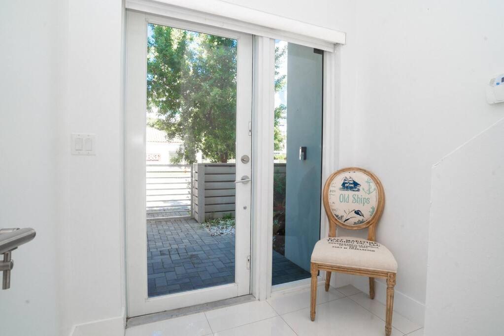 Across The Ocean Few Steps To Beach Contemporary Three Bedroom Townhouse ปอมปาโนบีช ภายนอก รูปภาพ