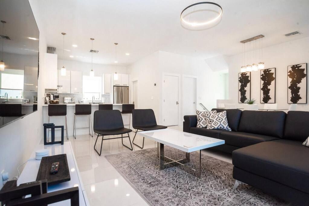 Across The Ocean Few Steps To Beach Contemporary Three Bedroom Townhouse ปอมปาโนบีช ภายนอก รูปภาพ