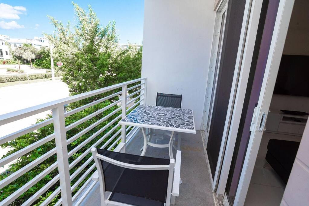 Across The Ocean Few Steps To Beach Contemporary Three Bedroom Townhouse ปอมปาโนบีช ภายนอก รูปภาพ